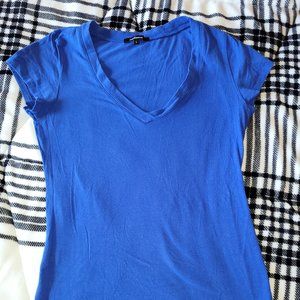 Ambiance blue cotton blend v neck woman's tee size Large